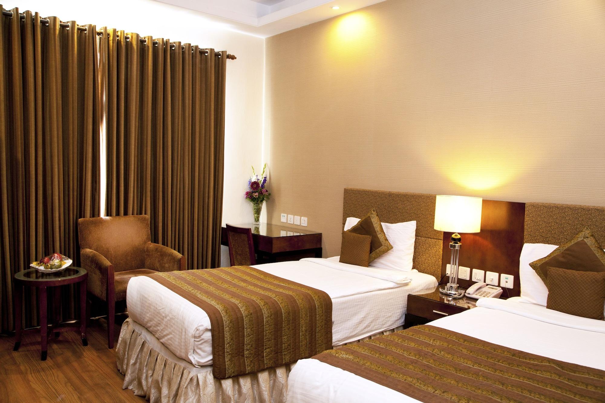 Alpina Hotels & Suites Yeni Delhi Dış mekan fotoğraf