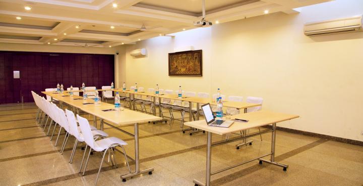 Alpina Hotels & Suites Yeni Delhi Dış mekan fotoğraf