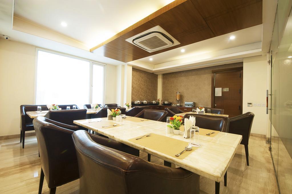 Alpina Hotels & Suites Yeni Delhi Dış mekan fotoğraf