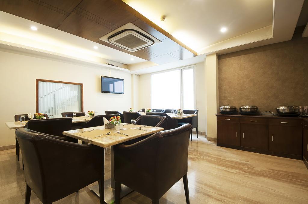 Alpina Hotels & Suites Yeni Delhi Dış mekan fotoğraf