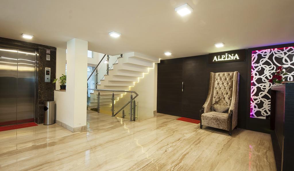 Alpina Hotels & Suites Yeni Delhi Dış mekan fotoğraf