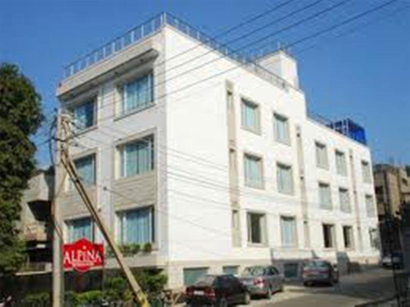 Alpina Hotels & Suites Yeni Delhi Dış mekan fotoğraf