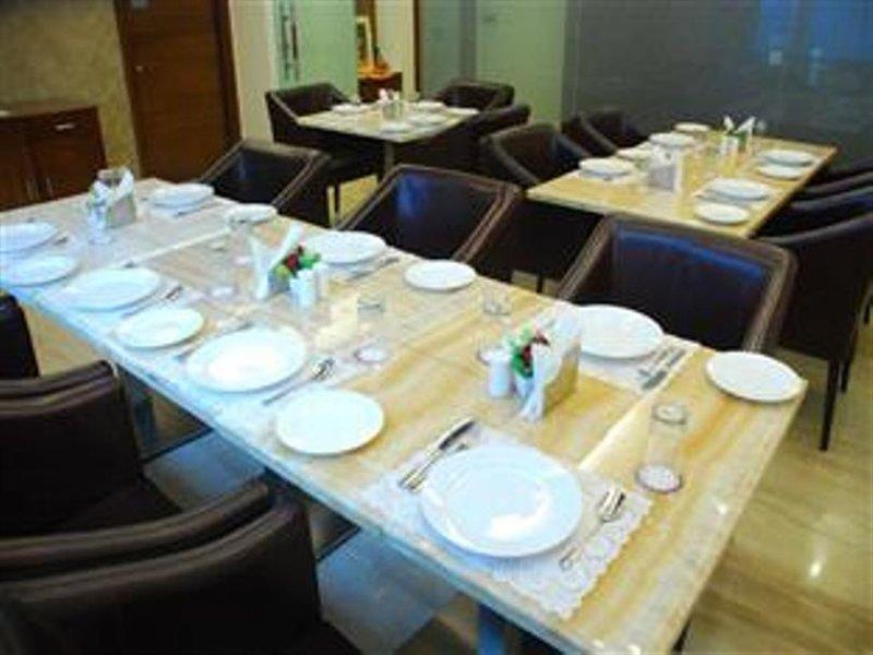 Alpina Hotels & Suites Yeni Delhi Dış mekan fotoğraf