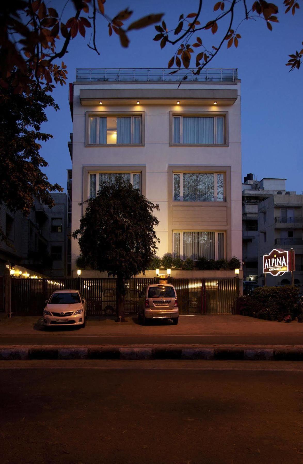 Alpina Hotels & Suites Yeni Delhi Dış mekan fotoğraf