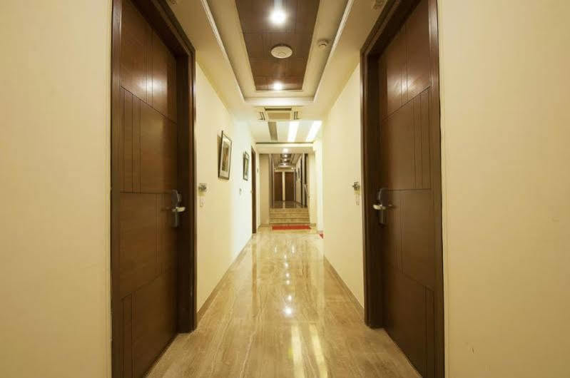 Alpina Hotels & Suites Yeni Delhi Dış mekan fotoğraf